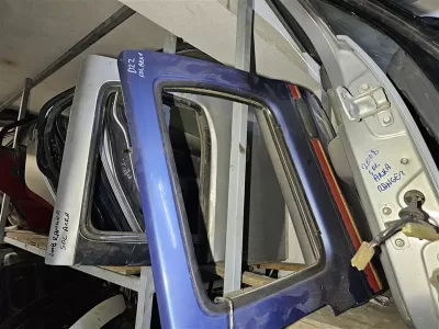Nissan D22 çıkma sol arka kapı